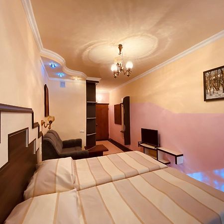 Дом Писателей Цахкадзора Hotel Ngoại thất bức ảnh