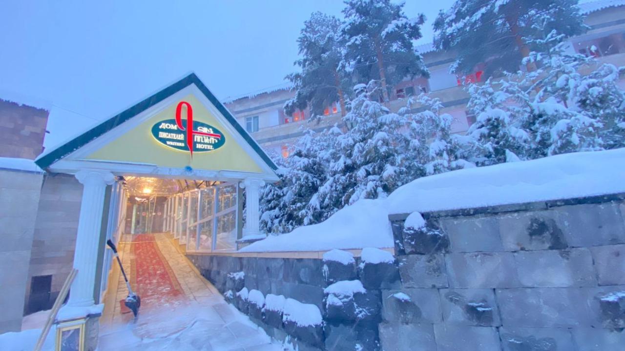 Дом Писателей Цахкадзора Hotel Ngoại thất bức ảnh
